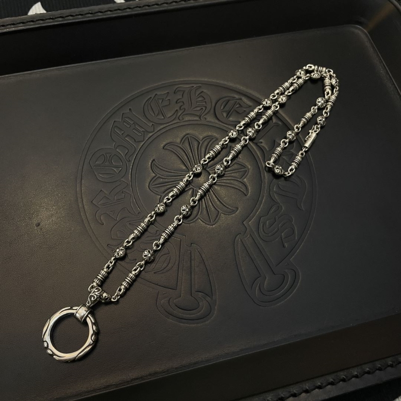 Ch*0me He**ts necklaces